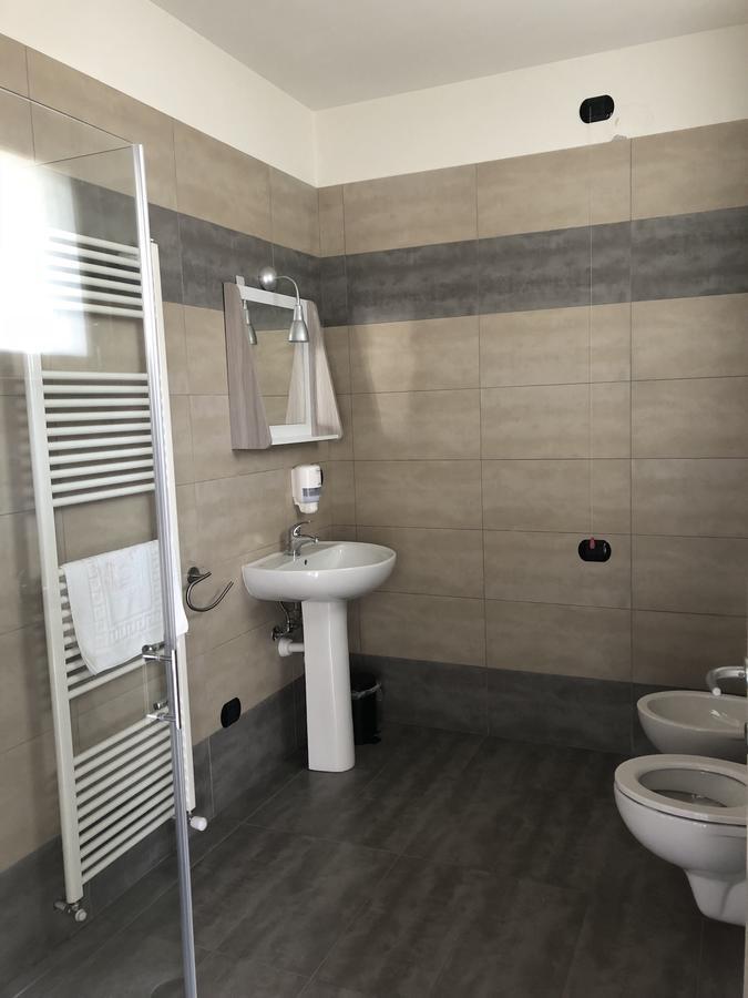 Cascina Monte Diviso Hostel Gallarate Exterior photo