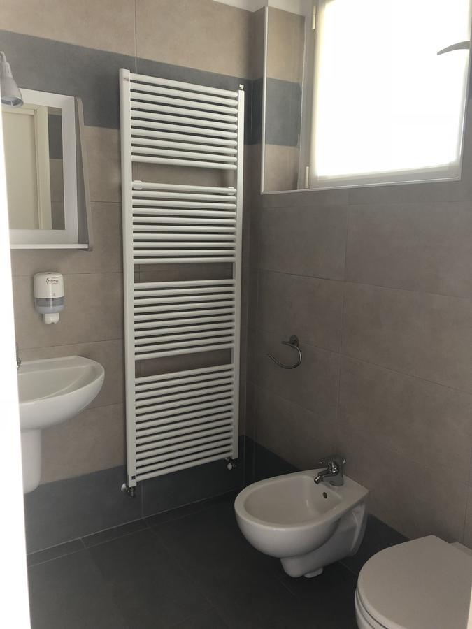 Cascina Monte Diviso Hostel Gallarate Exterior photo