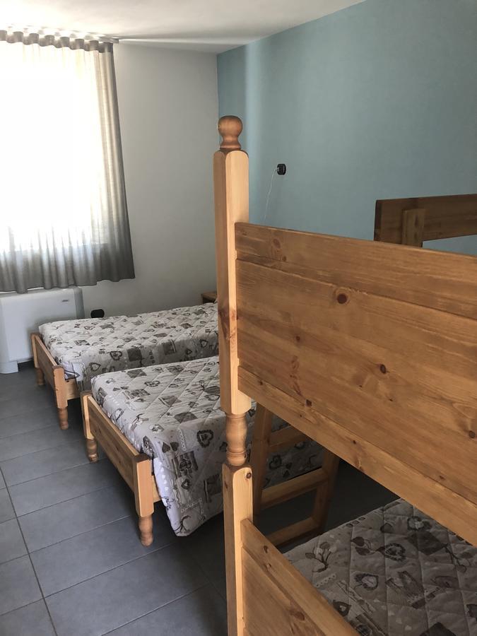 Cascina Monte Diviso Hostel Gallarate Exterior photo